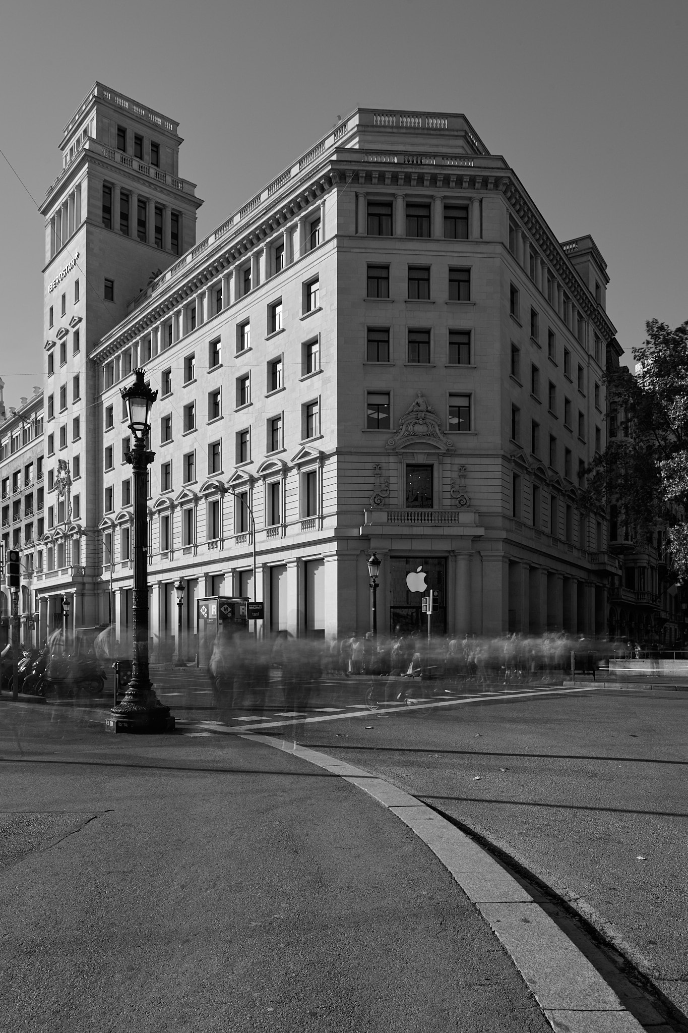 City of Shadows - Alexey Titarenko